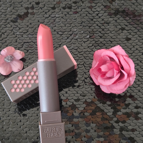 Burt's Bees 100% Natural Moisturizing Satin Lipstick NWT - Picture 6 of 8